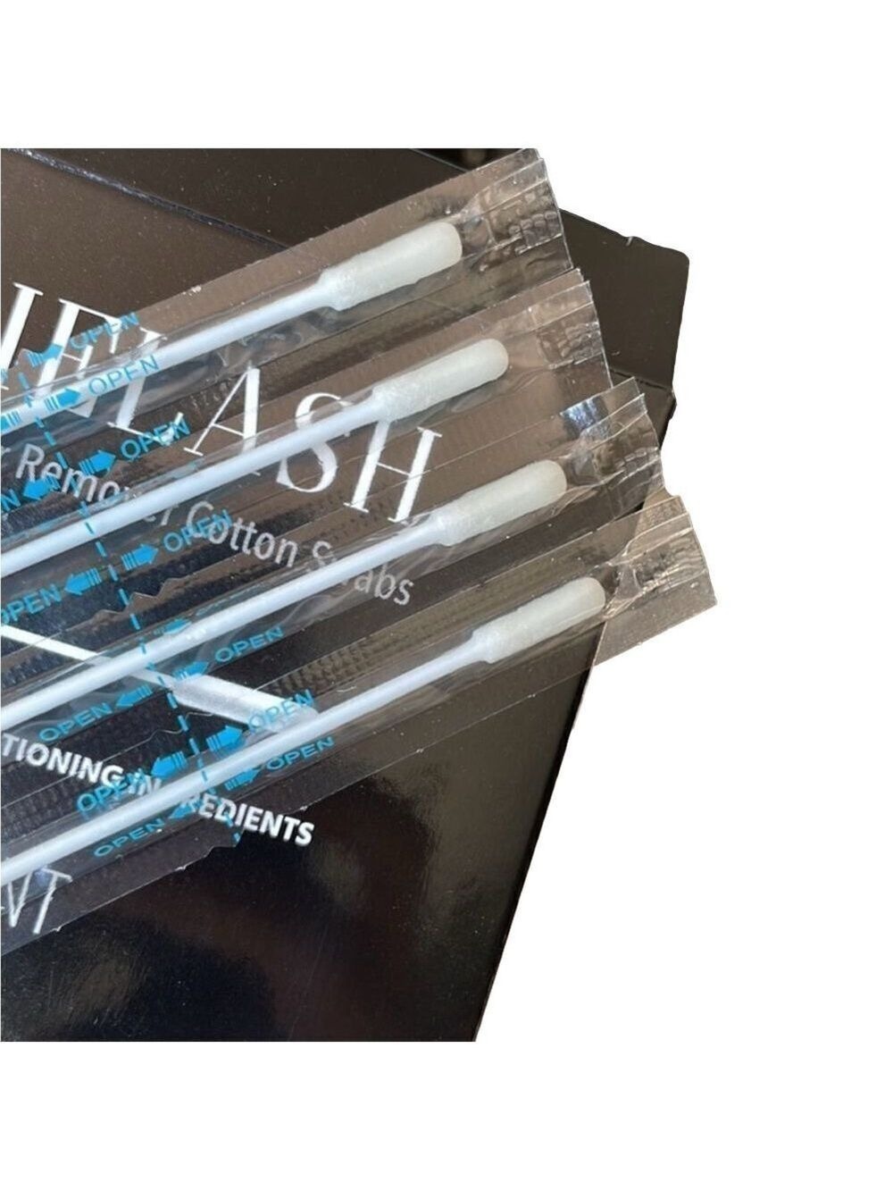 “Happy Kit” by MoxieLash with 30 count Magnetic eyeliner removal swabs - Picture 5 of 8